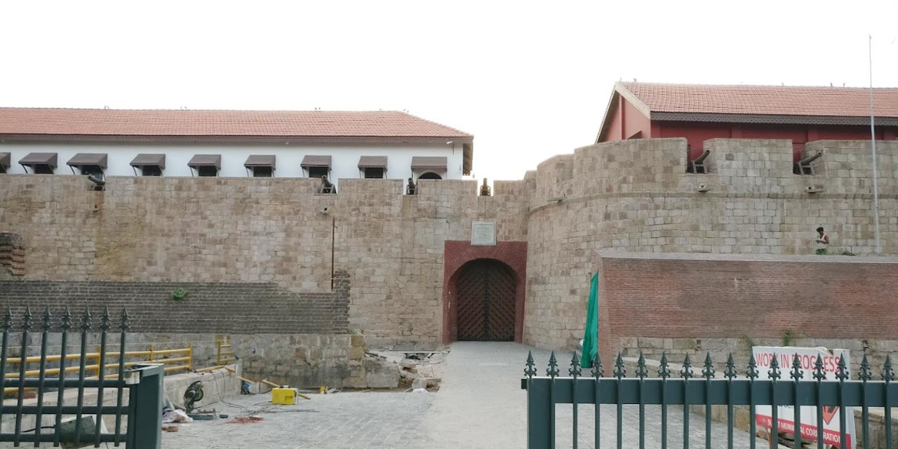 Surat Castle (Entry Fee, Timings, History, Built by, Images ...