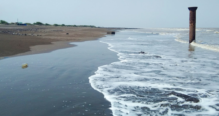 Suvali Beach Surat (Location, Activities, Night Life, Images, Facts ...