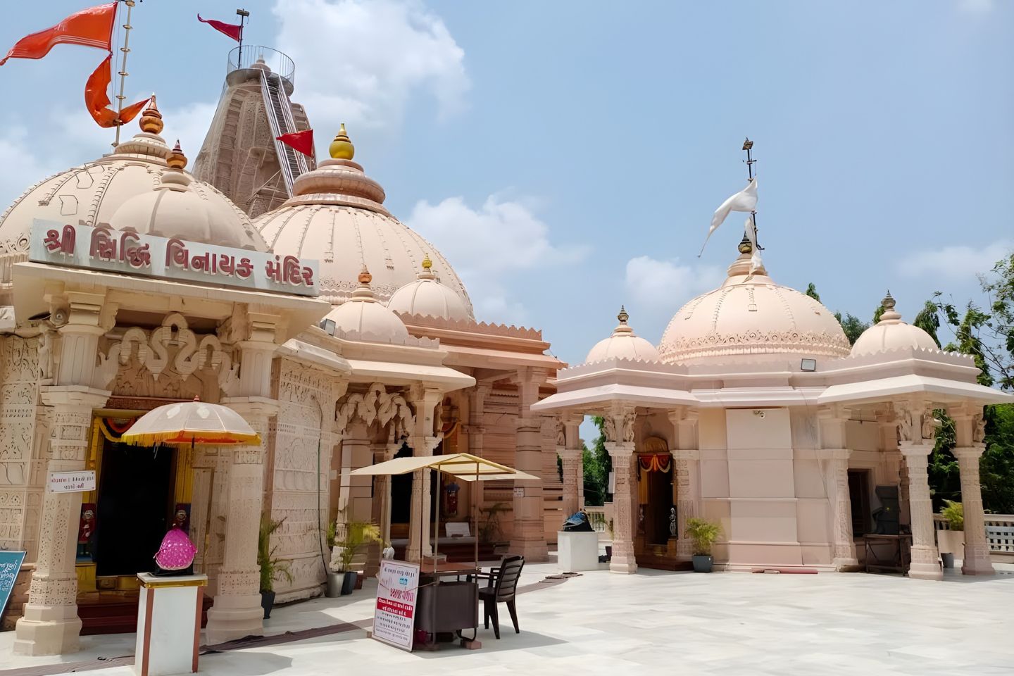 Siddhi Viniek Mandir Surat